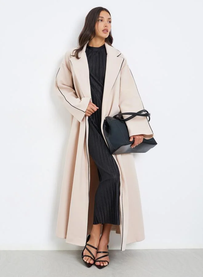 ستايلي عباية نسائية بيج بتفاصيل تطريز متباينة